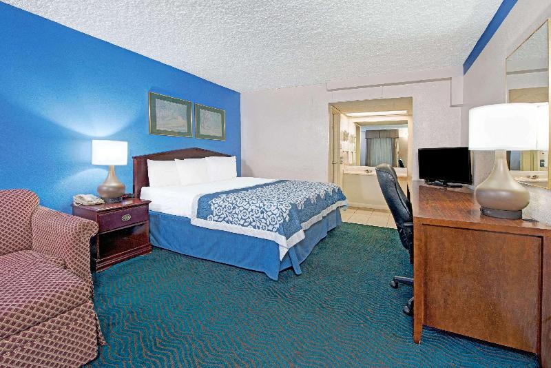 Comfort Suites St. Louis - Sunset Hills image