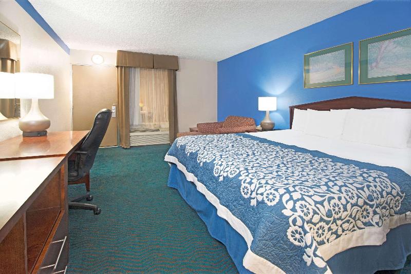 Comfort Suites St. Louis - Sunset Hills image