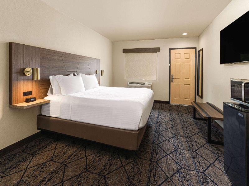 Ramada by Wyndham Modesto Yosemite Area image