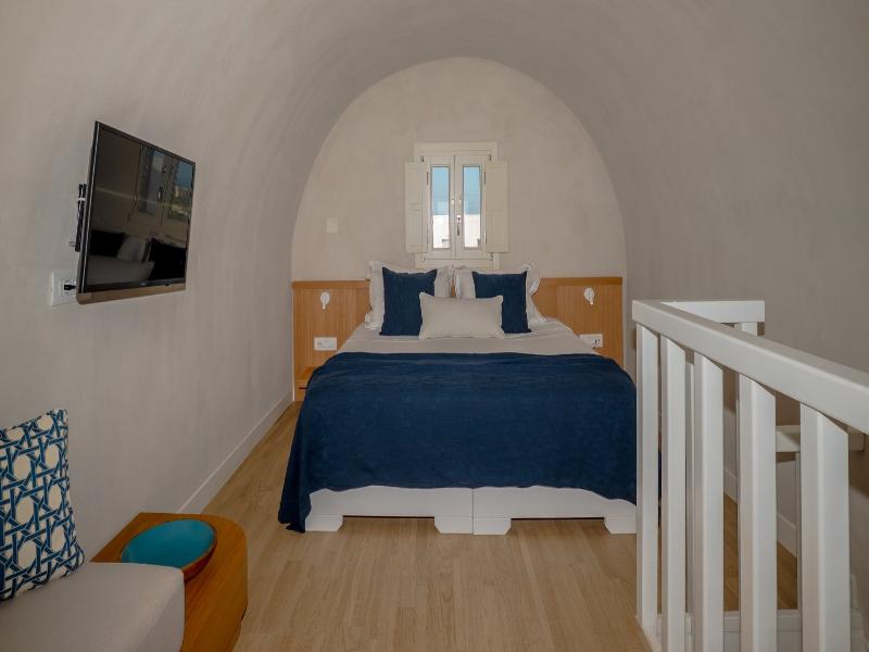 Apeiron Blue Santorini - Apeiron Hotels image