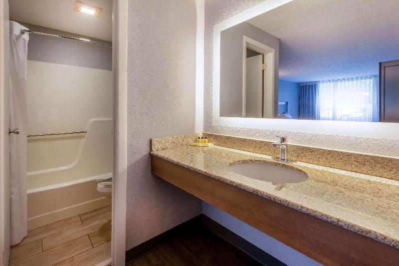 Travelodge by Wyndham Charles Town/Harpers Ferry image