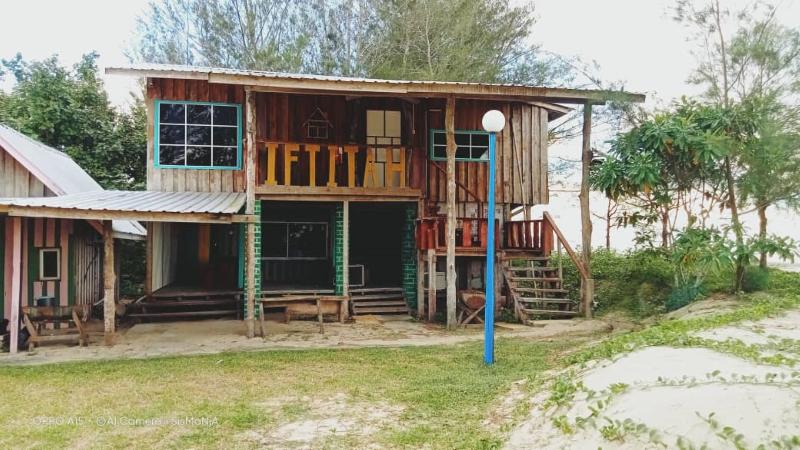 OYO 90320 Iftitah Restaurant & Resort