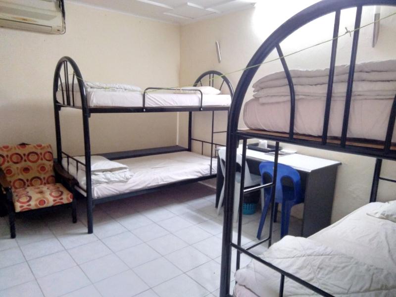 OYO 90376 Centre Point Hotel image