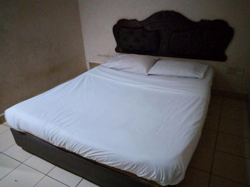 OYO 90376 Centre Point Hotel image