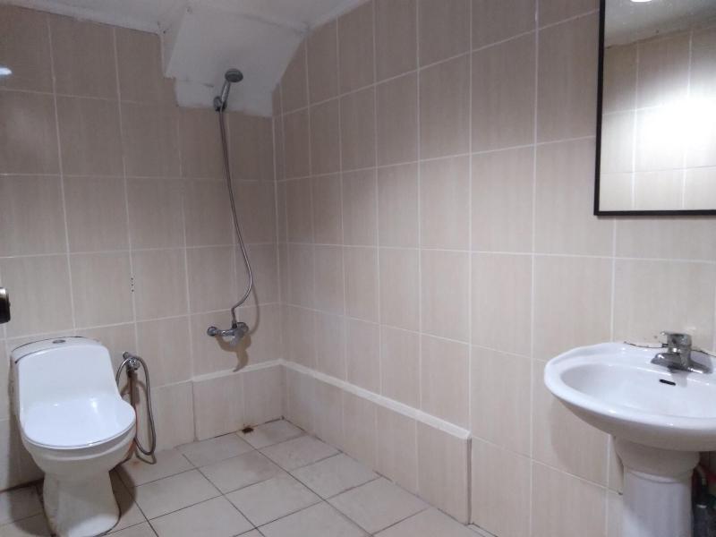 OYO 90376 Centre Point Hotel image