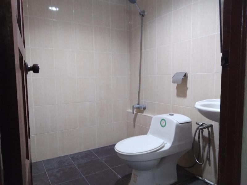OYO 90376 Centre Point Hotel image