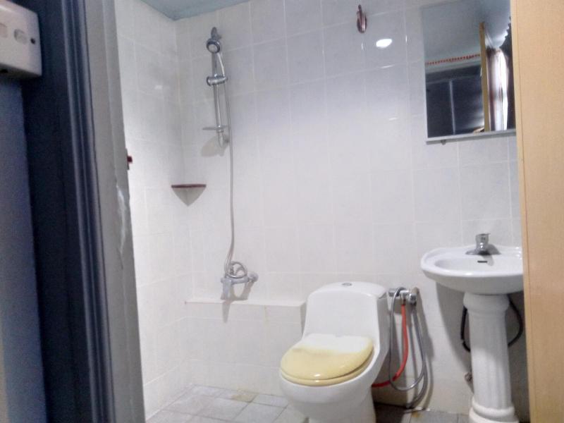 OYO 90376 Centre Point Hotel image