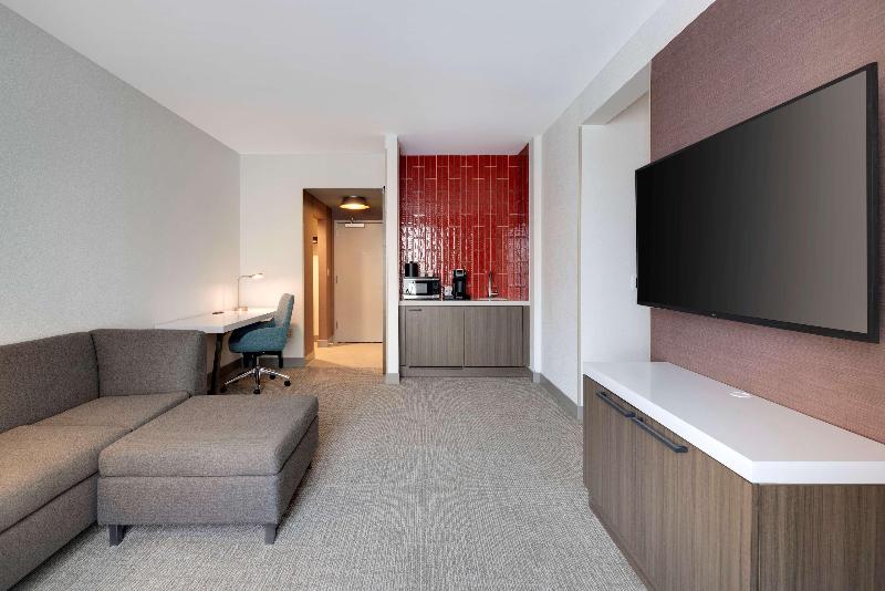 Hilton Garden Inn Haymarket image