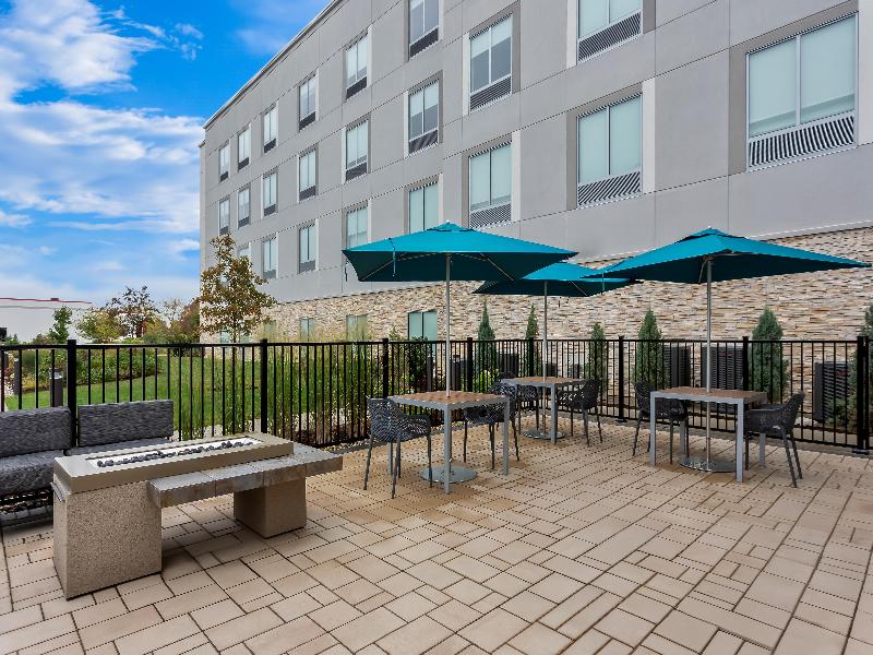 Hampton Inn Huntley Chicag image
