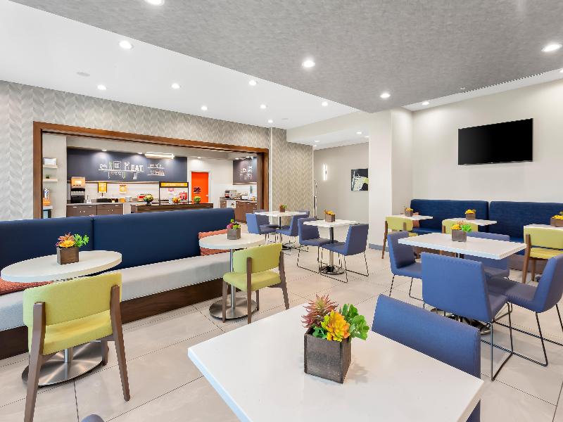 Hampton Inn Huntley Chicag image