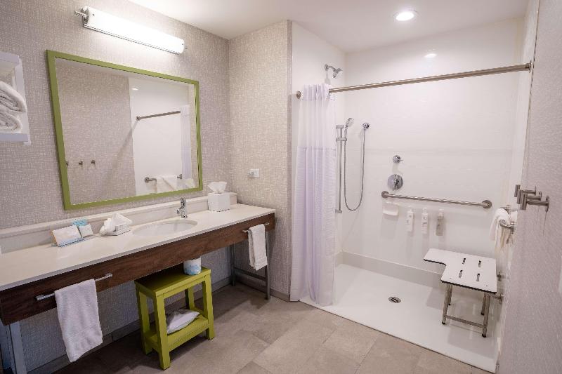 Hampton Inn Huntley Chicag image