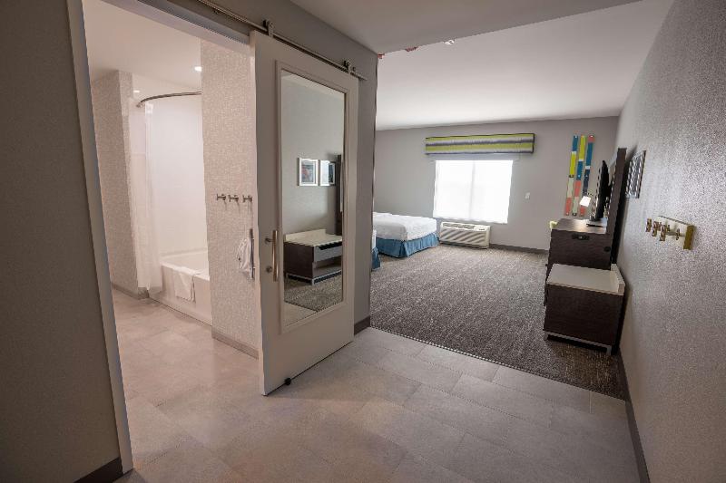 Hampton Inn Huntley Chicag image
