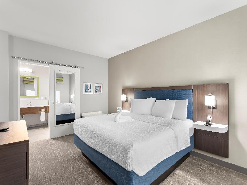Hampton Inn Huntley Chicag image