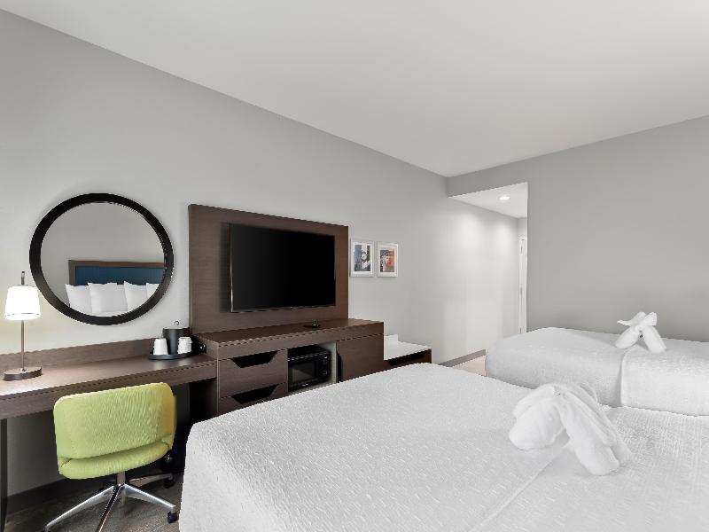 Hampton Inn Huntley Chicag image