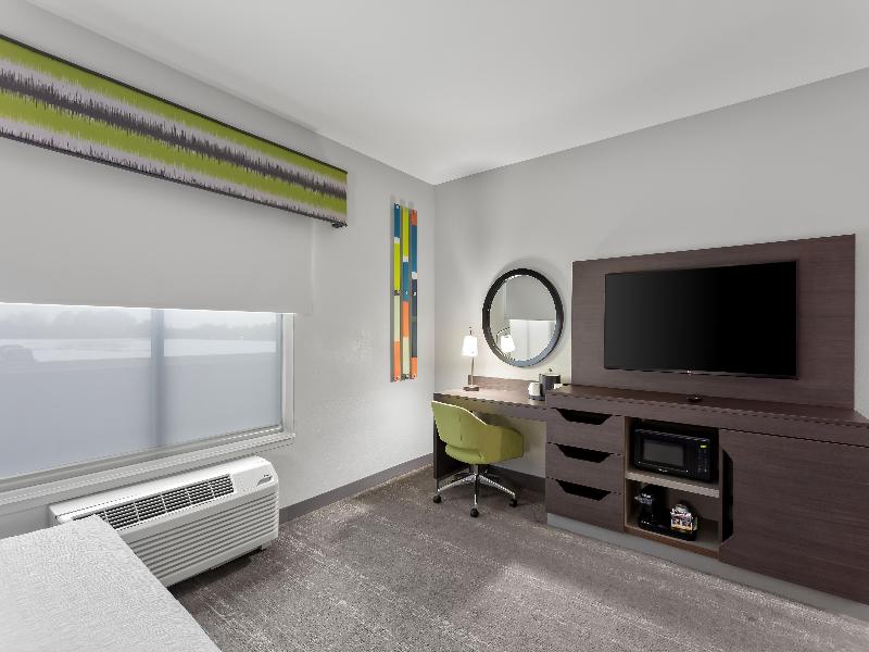 Hampton Inn Huntley Chicag image