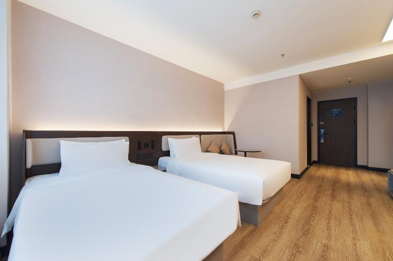 Hanting Hotel (Fuxin Jiefang Square) image
