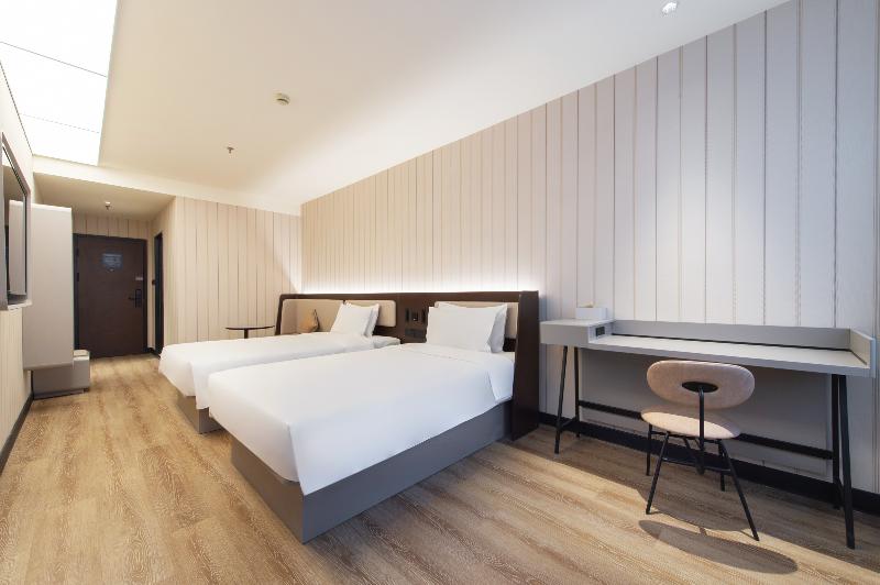 Hanting Hotel (Fuxin Jiefang Square) image