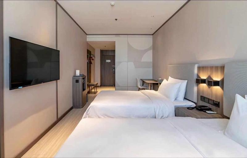Hanting Hotel (Wanda Plaza Hotel Yulin Development image 5