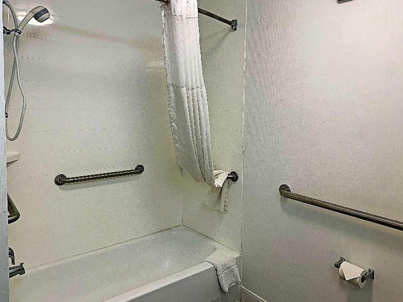 Comfort Inn Darien - North Brunswick 5