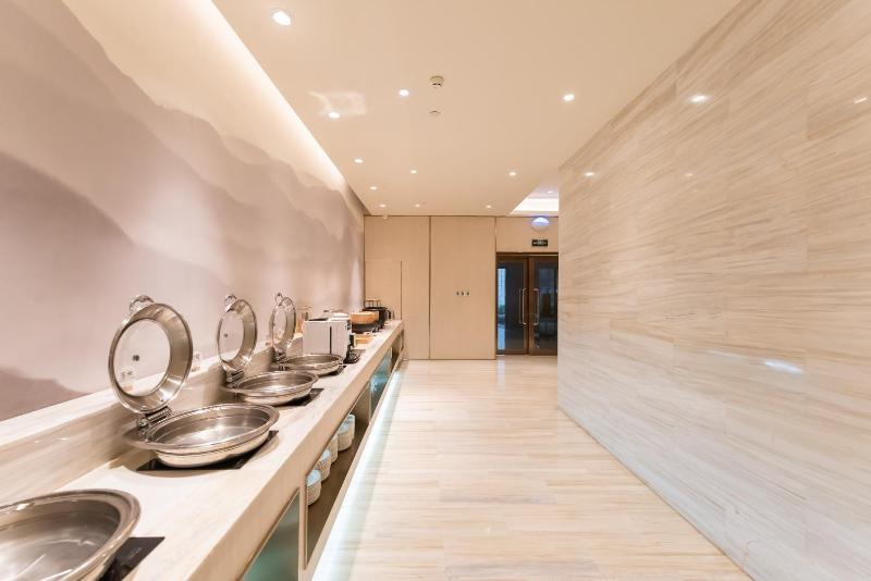 Ji Hotel (Huai'An Suning Square) image