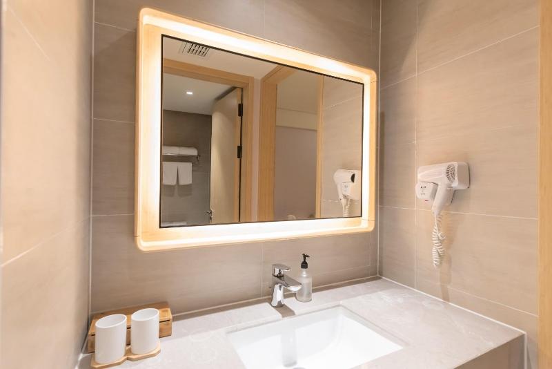 Ji Hotel (Huai'An Suning Square) image