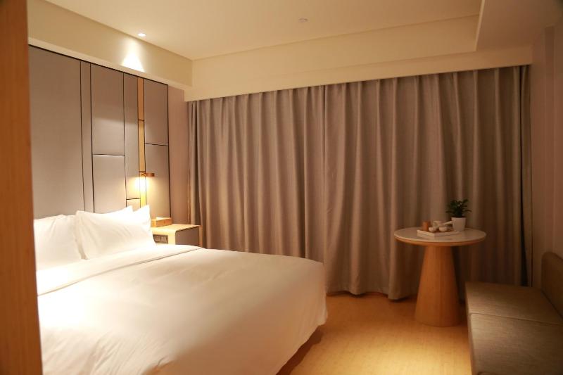 Bed room