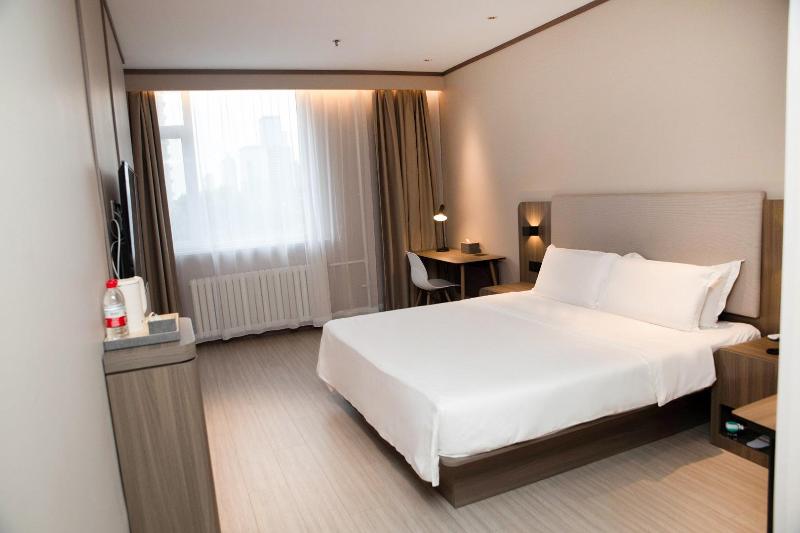 Hanting Hotel(Zibo North Railway Station Lutai Ave image