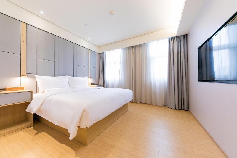 Bed room