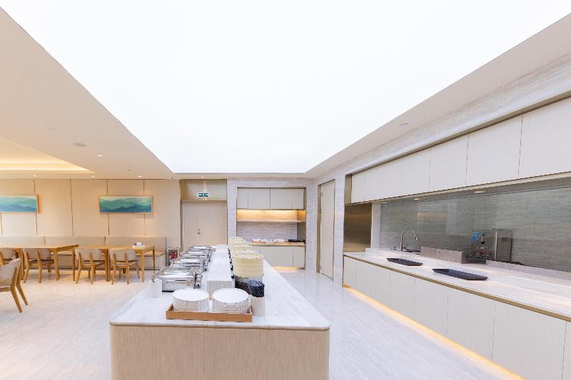 Ji Hotel (Rizhao Lighthouse Seaside Scenic Area) image