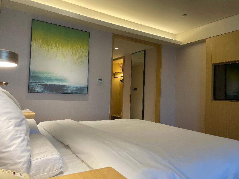 Ji Hotel (Jiaxing Wanda Plaza) image