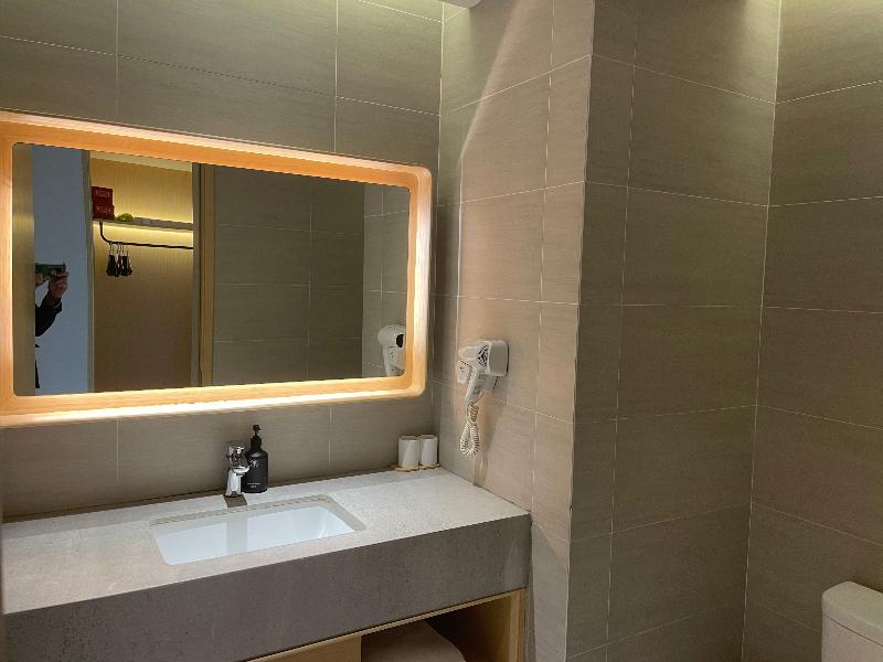 Ji Hotel (Jiaxing Wanda Plaza) image