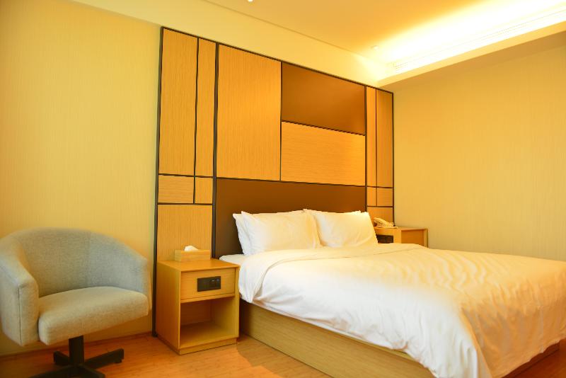 Ji Hotel (Xining Haihu New Area) image