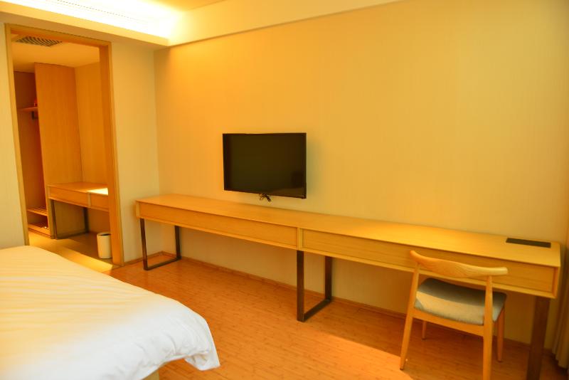 Ji Hotel (Xining Haihu New Area) image
