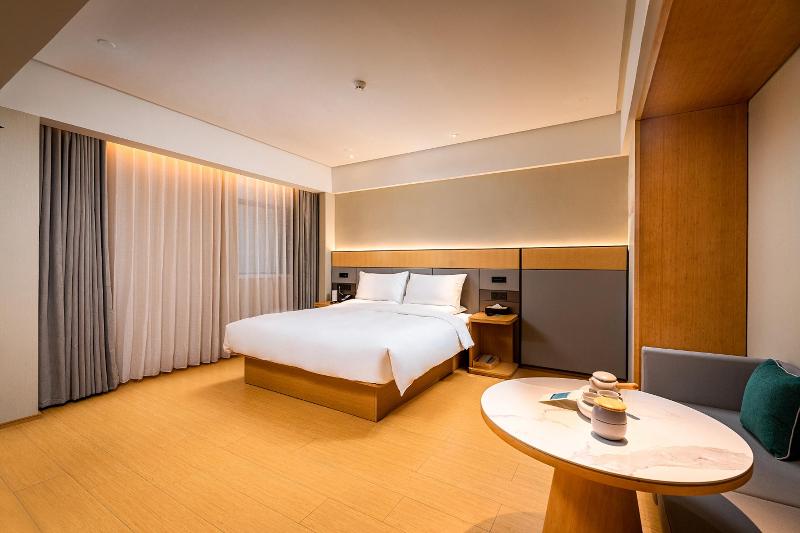 Bed room