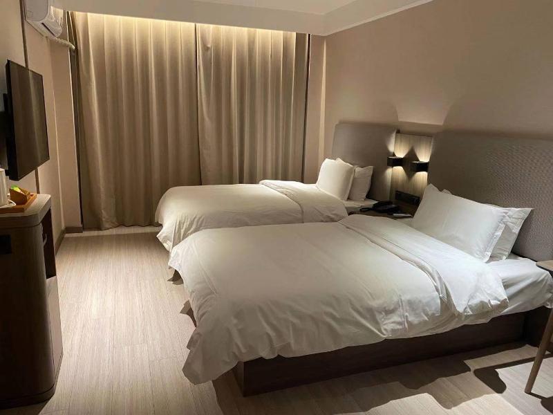 Hanting Hotel (Hengshui Railway Station Huizhong S image