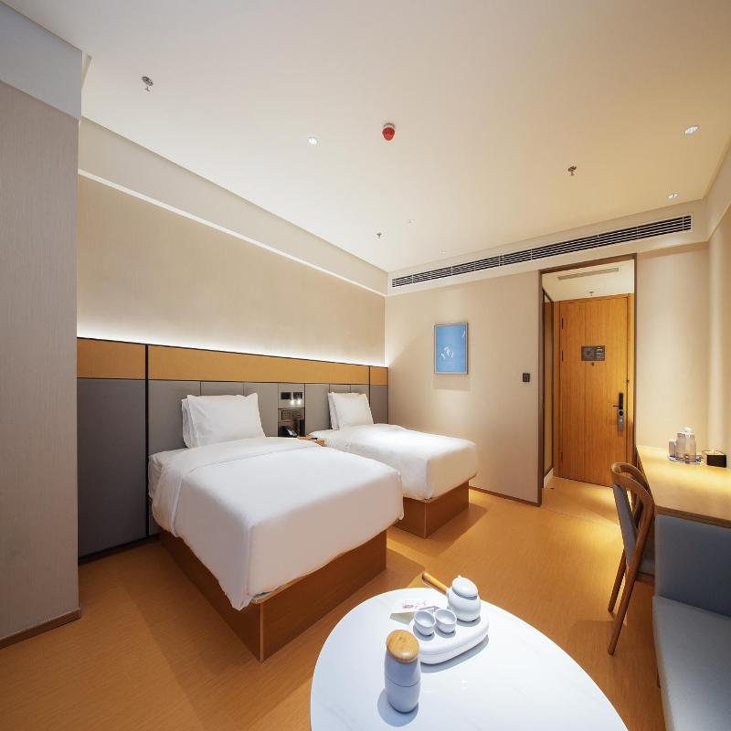 Ji Hotel (Shenyang Middle Street Forbidden City) image