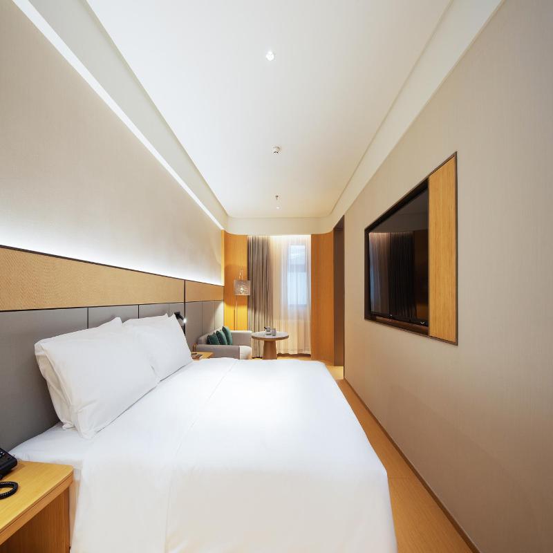 Ji Hotel (Shenyang Middle Street Forbidden City) image
