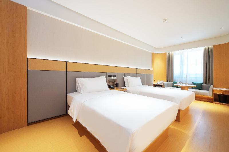 Ji Hotel (Shenyang Middle Street Forbidden City) image