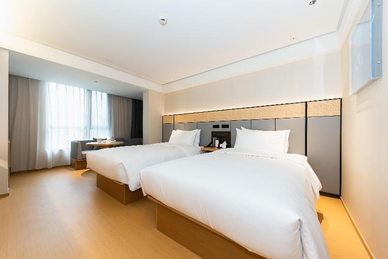 Ji Hotel (Shanghai Zhongshan Park Wuyi Road) image