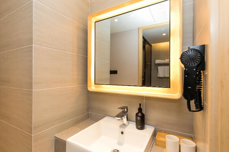 Ji Hotel(Jiaxing Nanhu Store) image