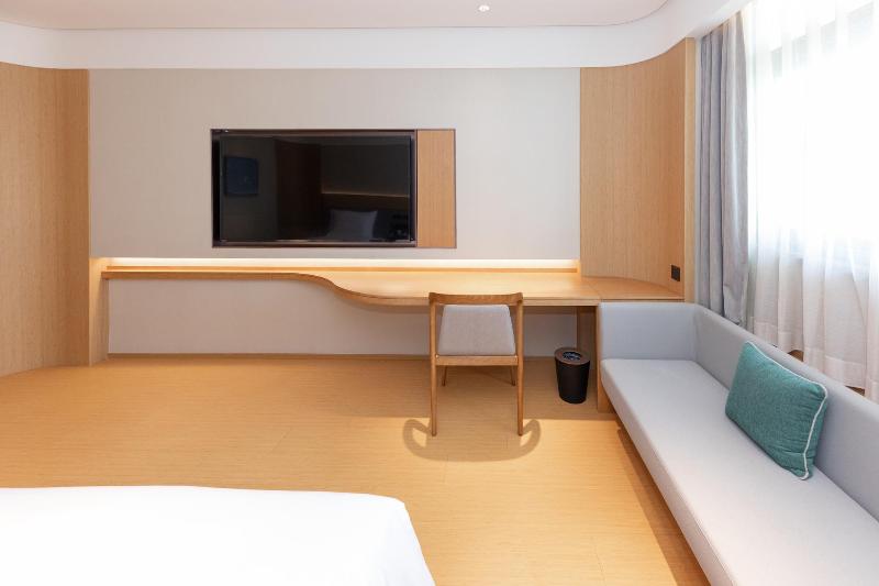Bed room