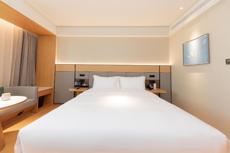 Bed room