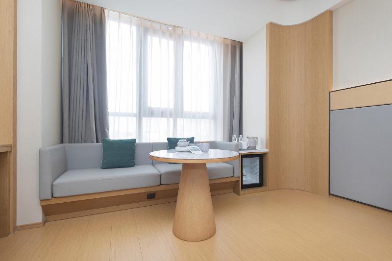 Bed room
