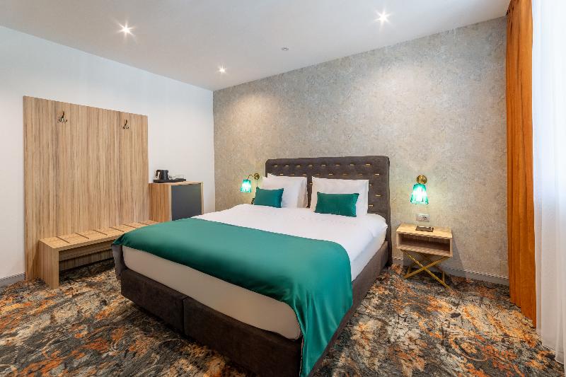 Bed room