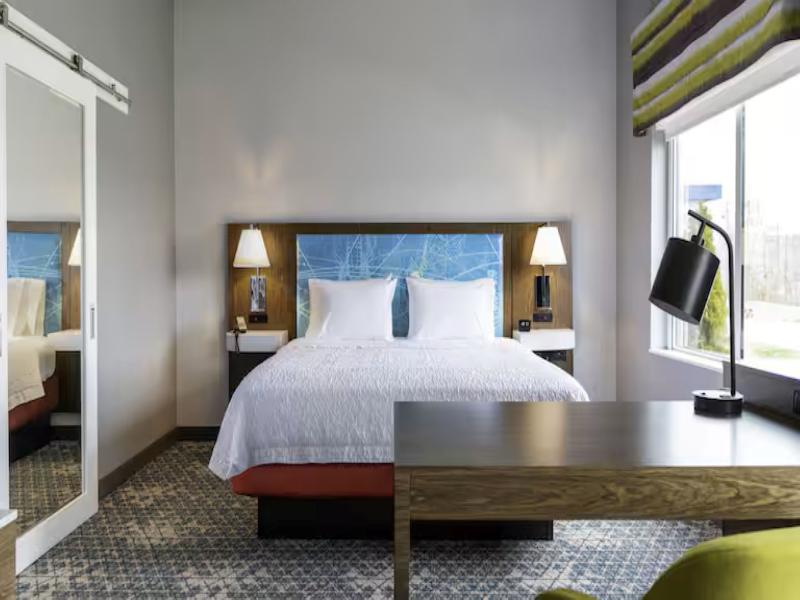 Hampton Inn & Suites Chico image