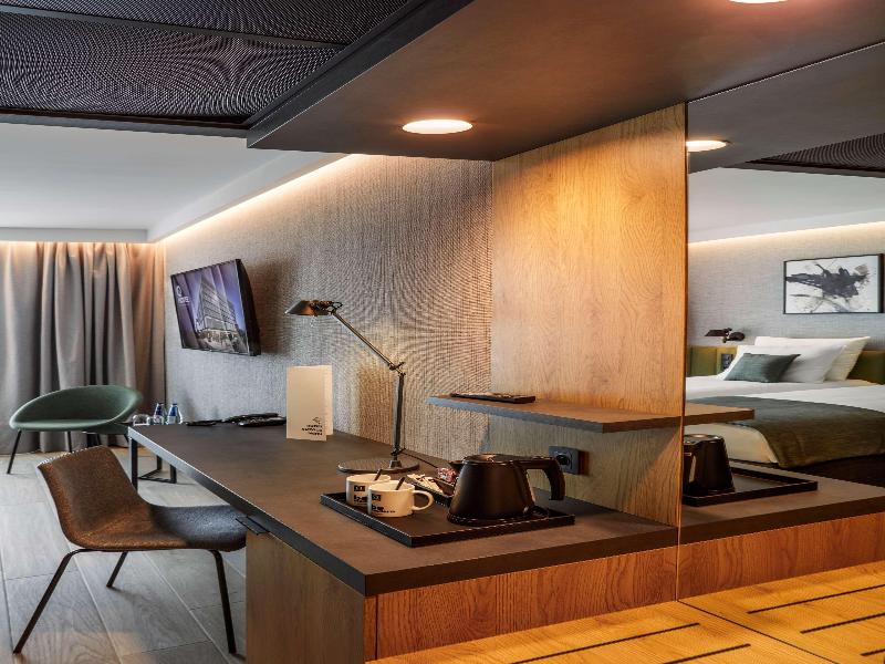 Q Hotel Plus Wroclaw Bielany image