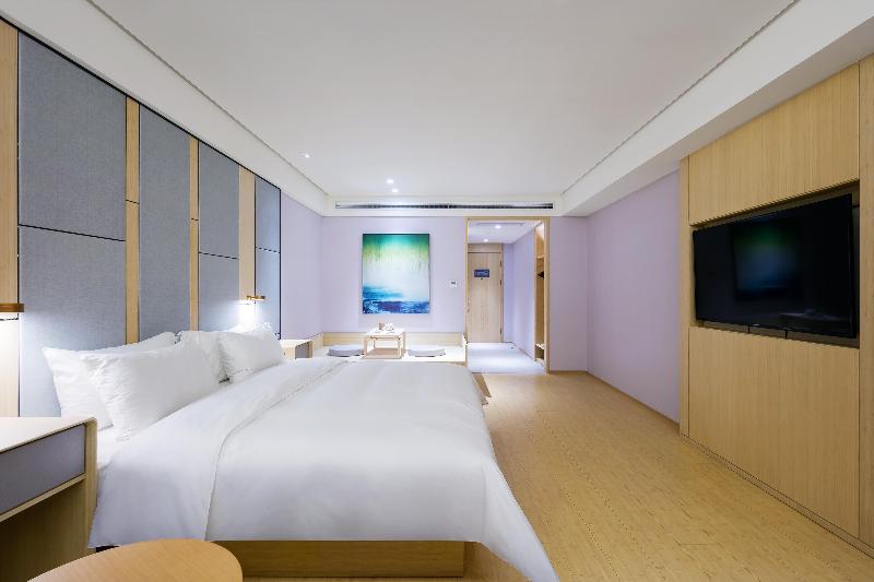 Bed room