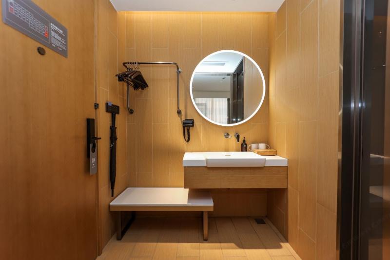 Ji Hotel Shanghai Xujiahui Caobao Road Subway Stat 4