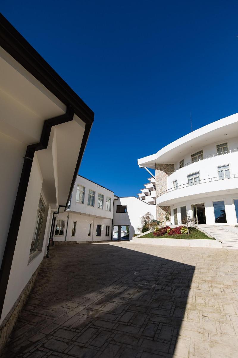 Chateau Linza Resort image