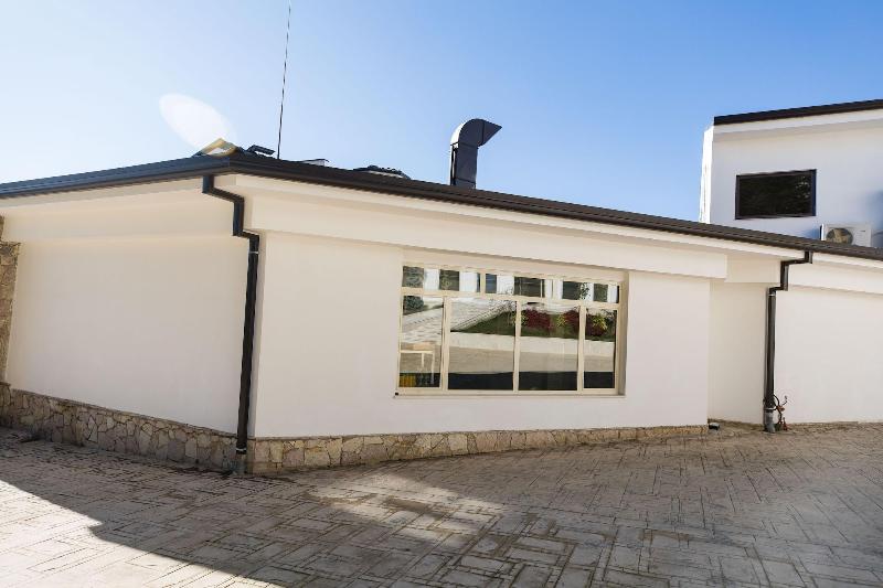Chateau Linza Resort image